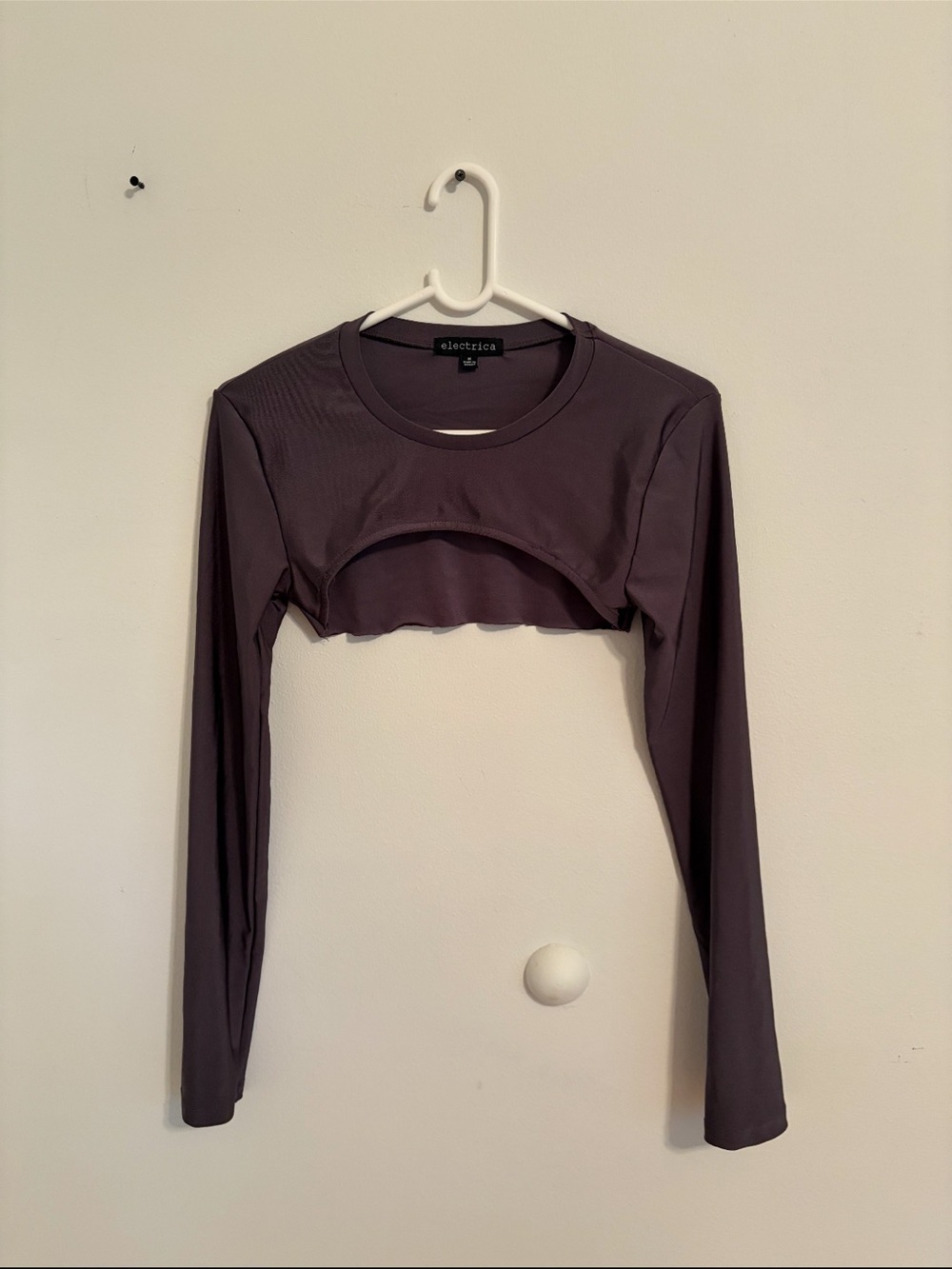 Grey Crop Top Keyhole Neckline Long-Sleeve in Charcoal